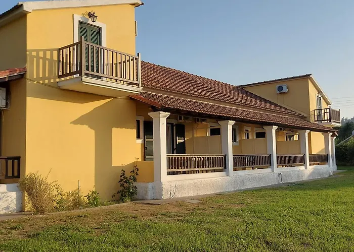 Giannoula Apts 公寓式酒店 3*