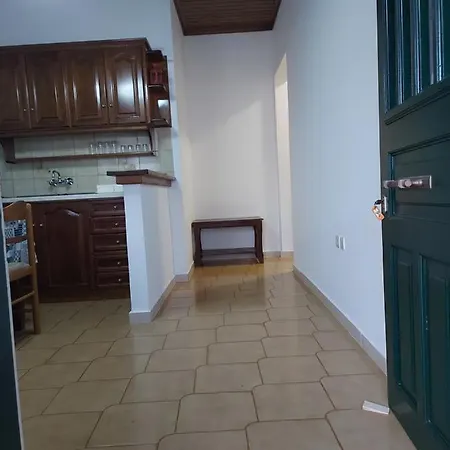 Giannoula Apts Aparthotel