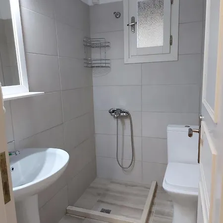 Giannoula Apts Astrakeri