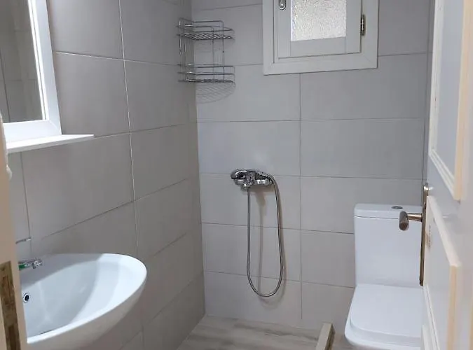 Giannoula Apts Astrakeri